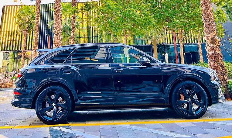 louer Bentley bentayga Black  BLACK 2022 à Dubaï