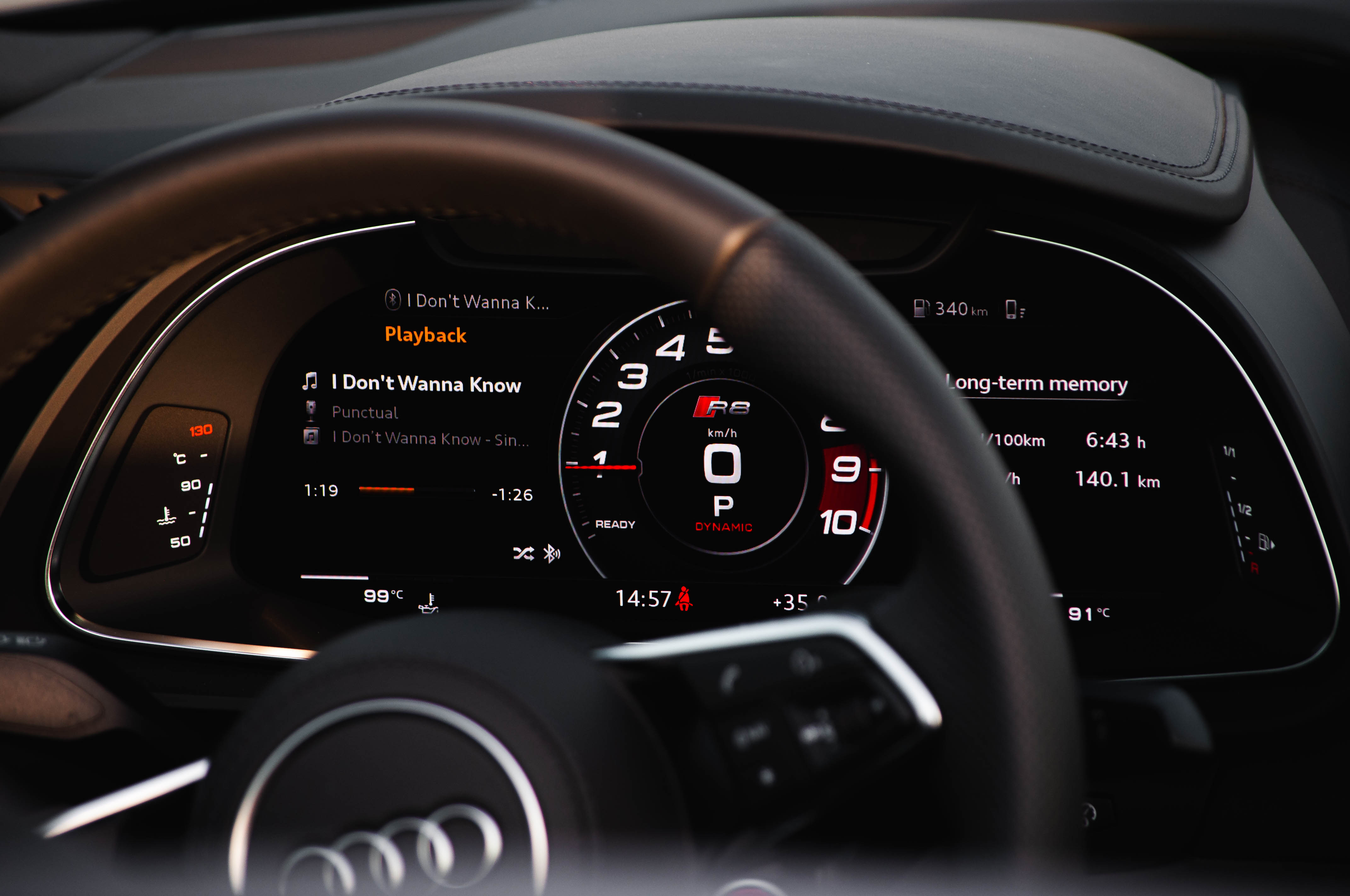 louer Audi R8 Spyder BLACK 2022 à Dubaï