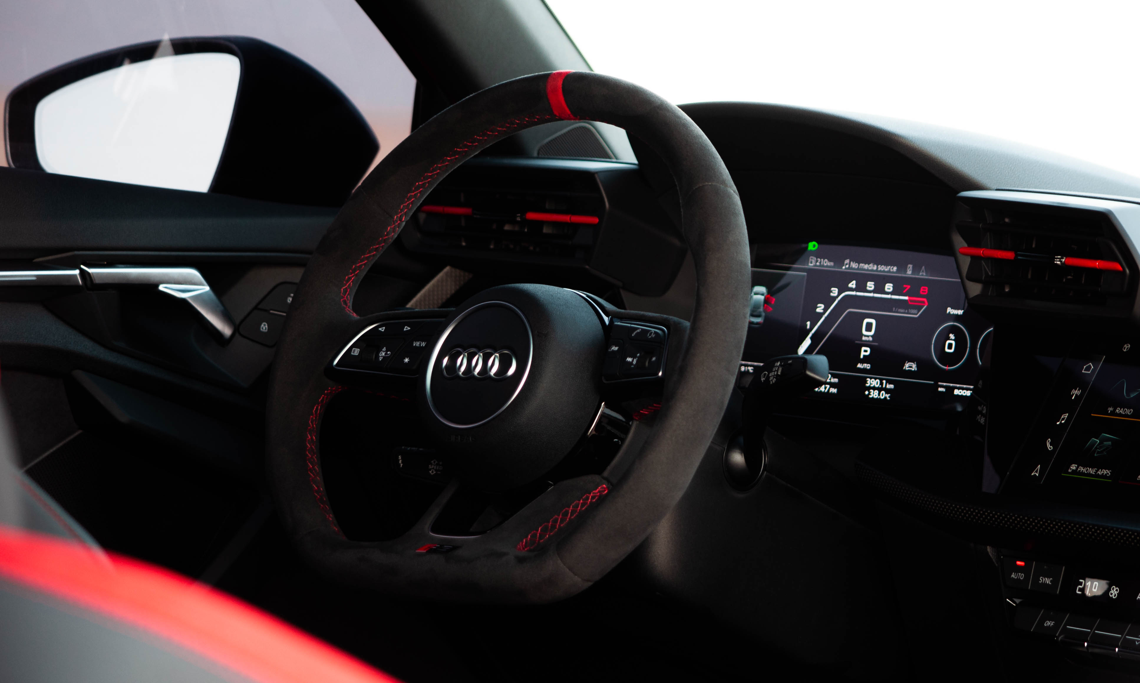 louer Audi RS 3 RED 2022 à Dubaï
