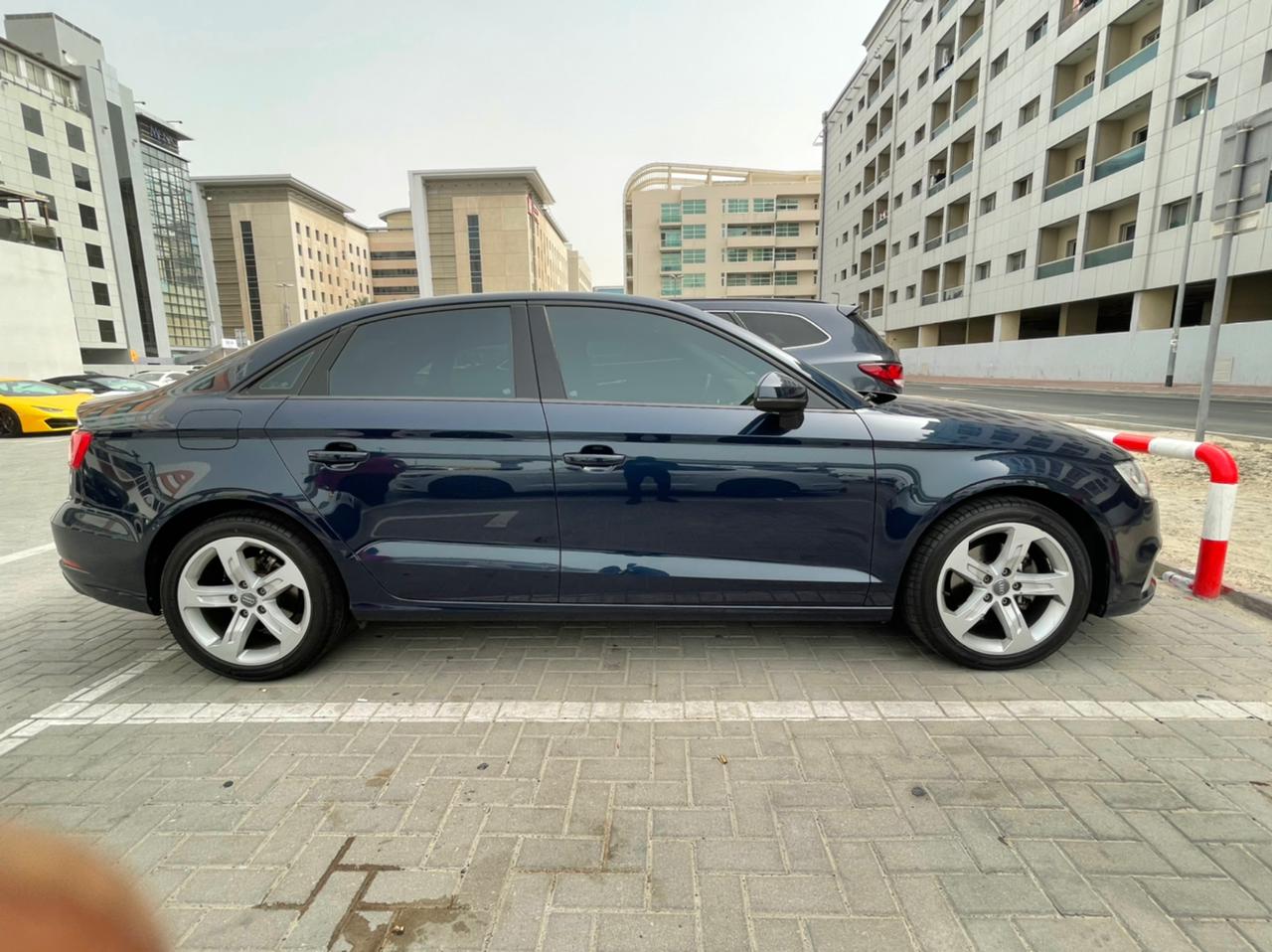 louer Audi A3 GREY 2020 à Dubaï