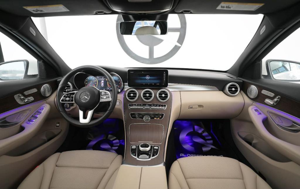 louer Mercedes Benz C300  WHITE 2021 à Dubaï