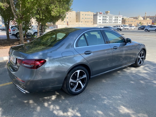 louer MERCEDES E CLASS GREY 2022 à Dubaï