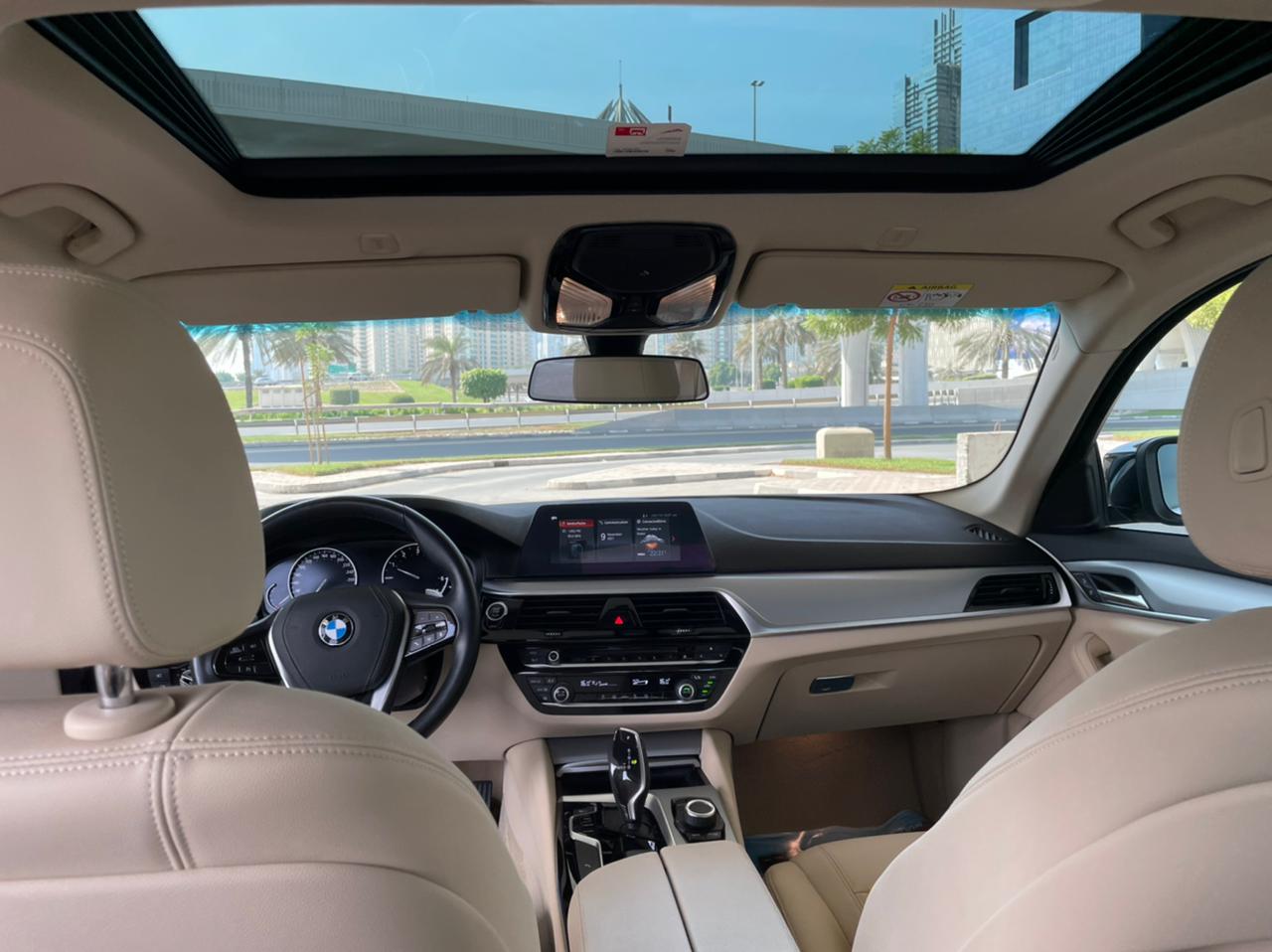 louer BMW 520 M-KIT 2021 BLACK 2021 à Dubaï
