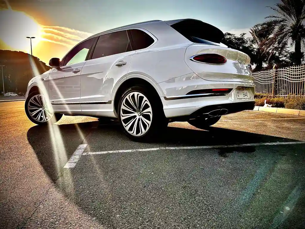 арендовать Bentley Bentayga WHITE 2023 в Дубае