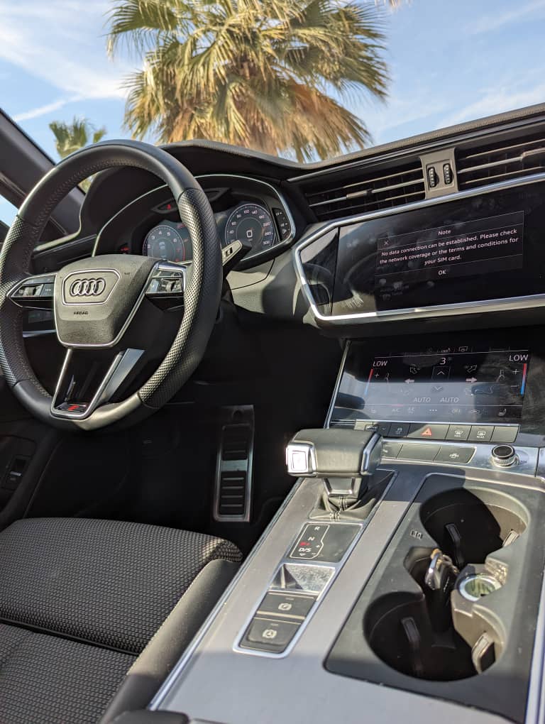louer Audi A6 S Line  BLACK 2023 à Dubaï