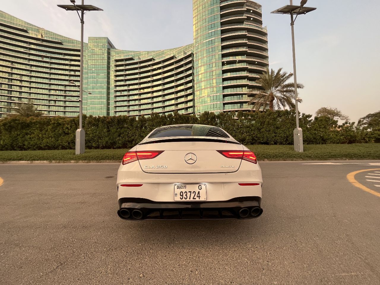 louer Mercedes Benz CLA WHITE 2021 à Dubaï