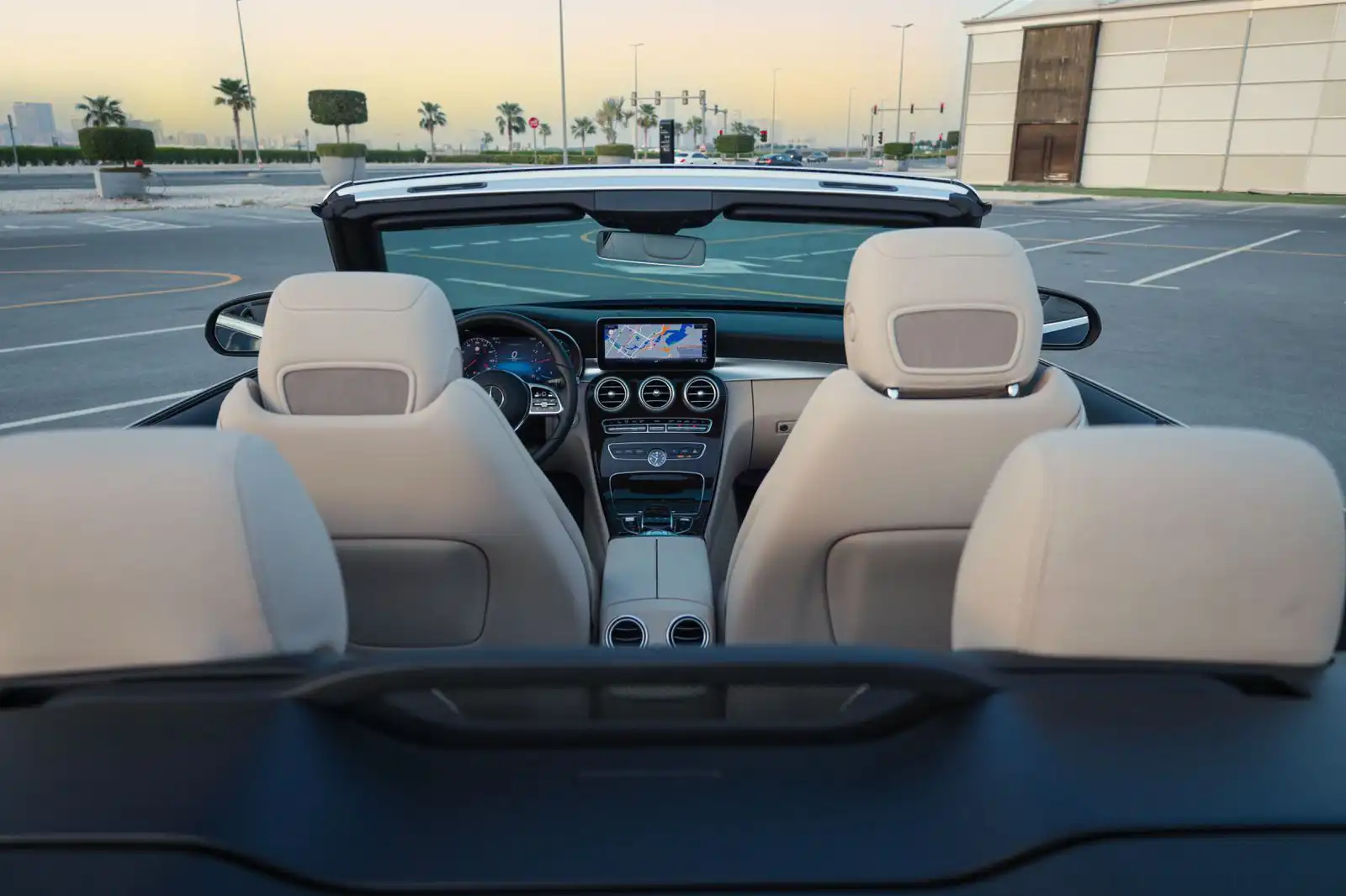 louer Mercedes Benz C300  2022 à Dubaï