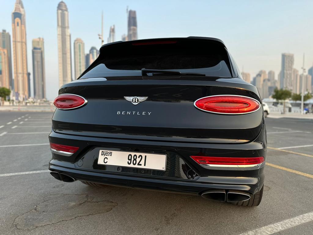 арендовать Bentley Bentayga BLACK 2023 в Дубае
