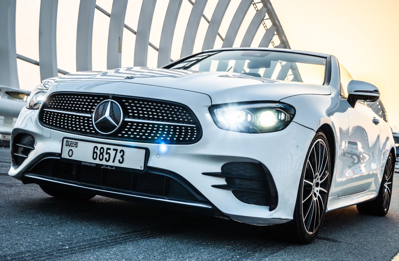 louer Mercedes Benz E200 Convertible White  2023 à Dubaï