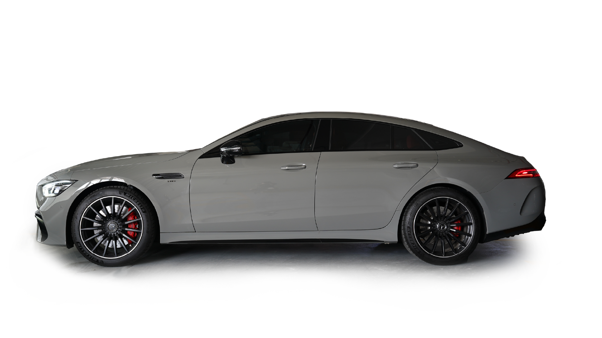 louer Mercedes-Benz AMG GT 43  2024 à Dubaï