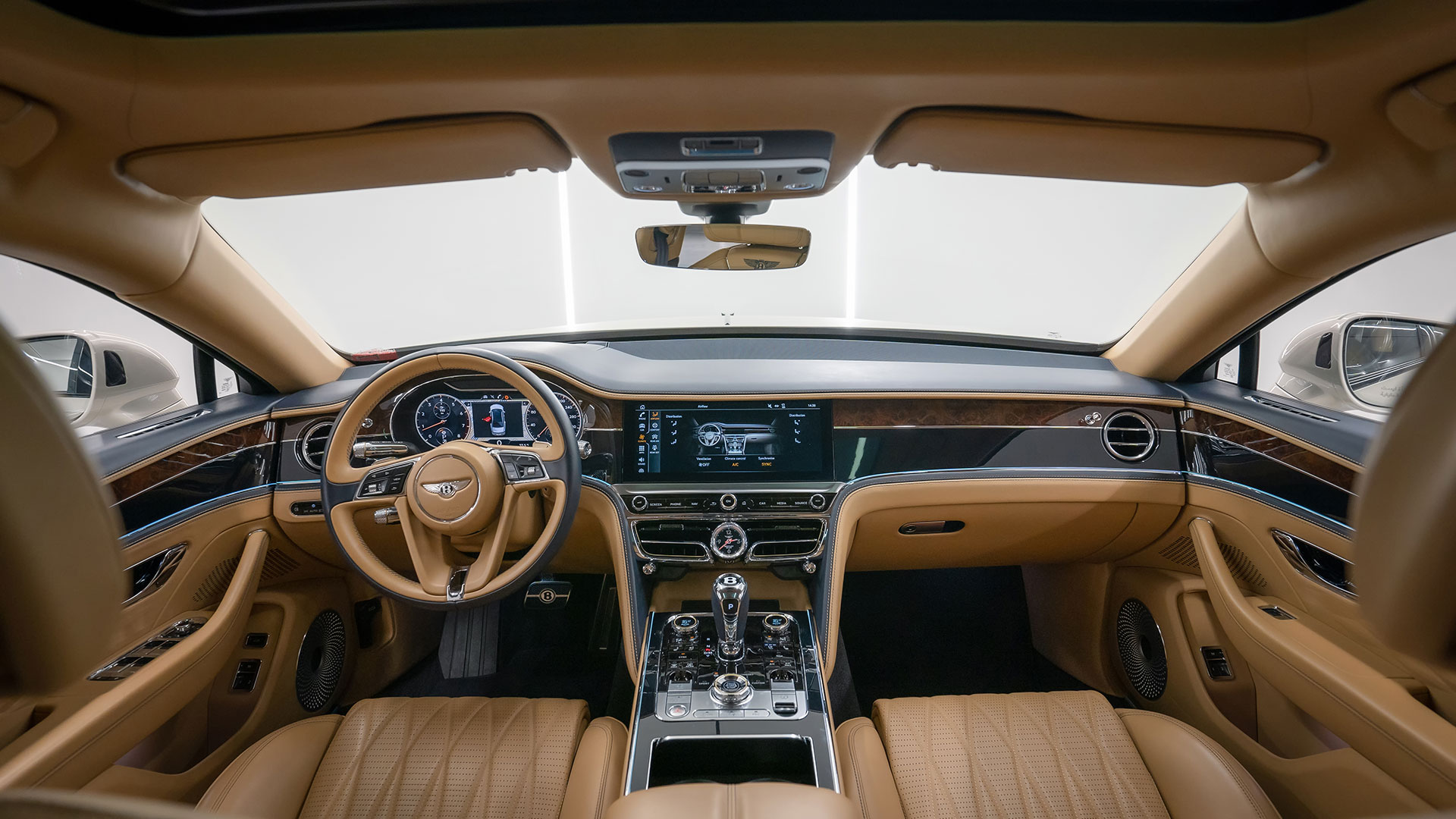 арендовать Bentley Flying Spur first edition  2024 в Дубае