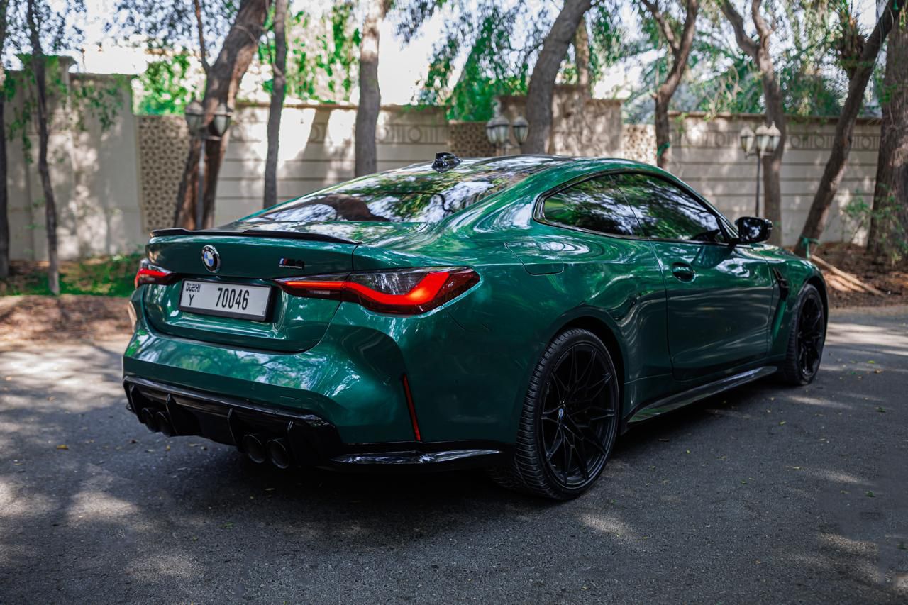 louer BMW M4 Competition Coupe Green  2023 à Dubaï