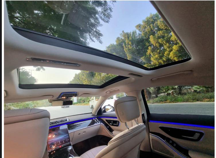 louer Mercedes Benz S560 Black  2024 à Dubaï