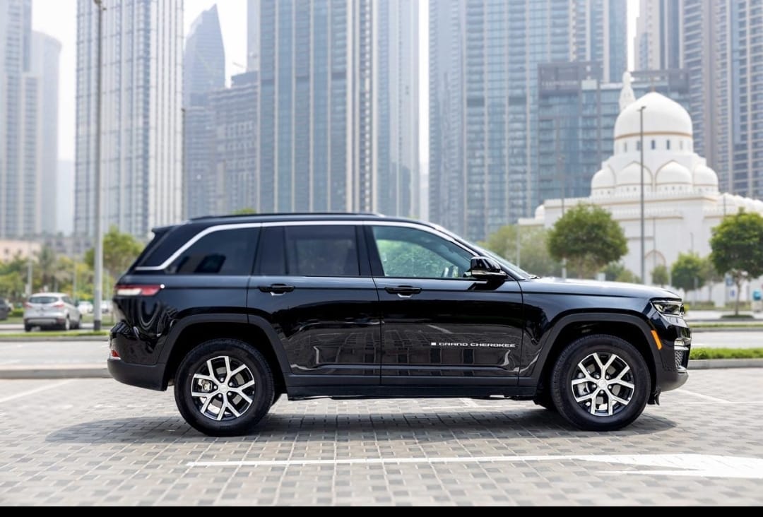 استئجار ??? Cherokee ????  2025 فى دبي
