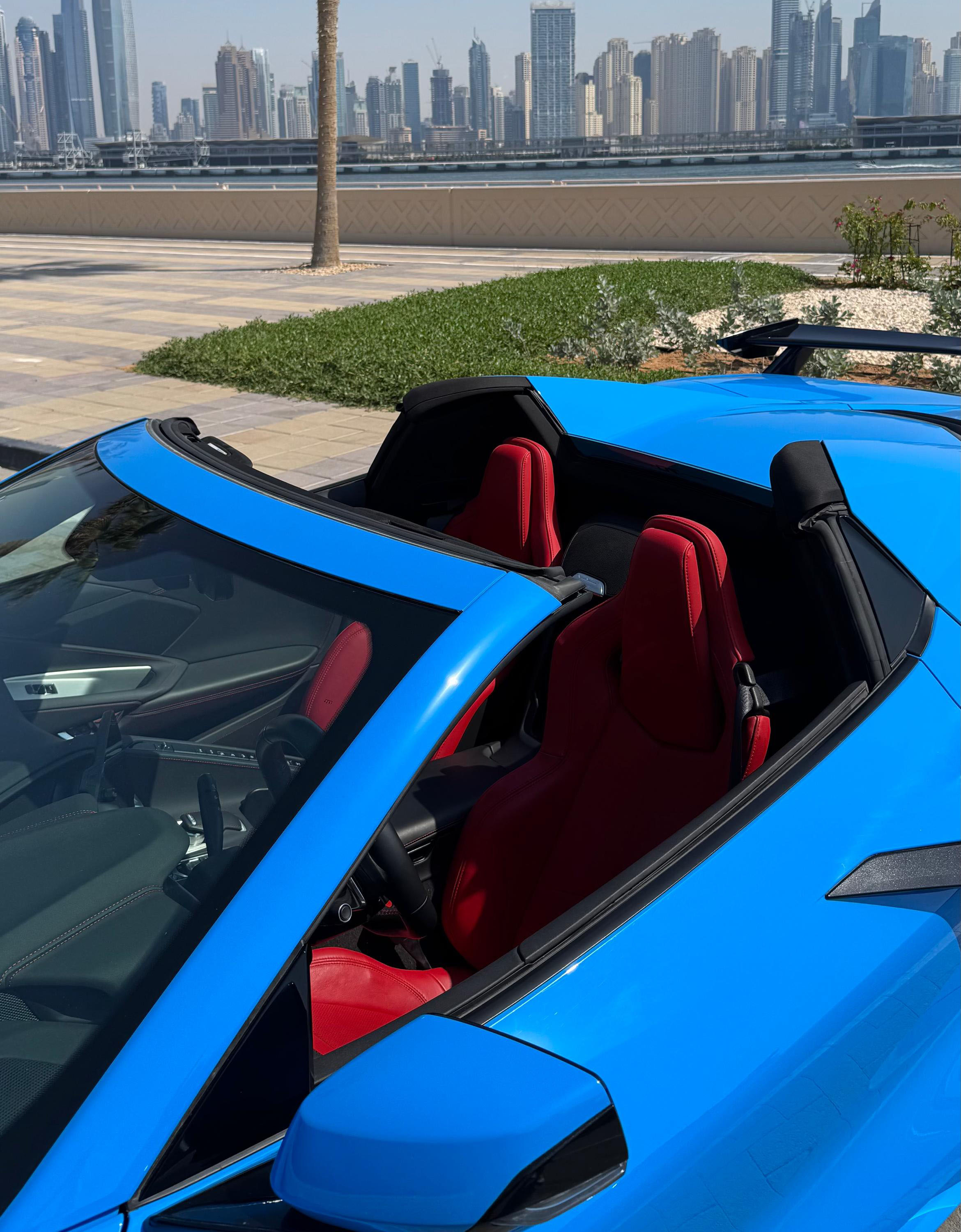 louer Corvette C8 Stingray Blue Convertible   2023 à Dubaï