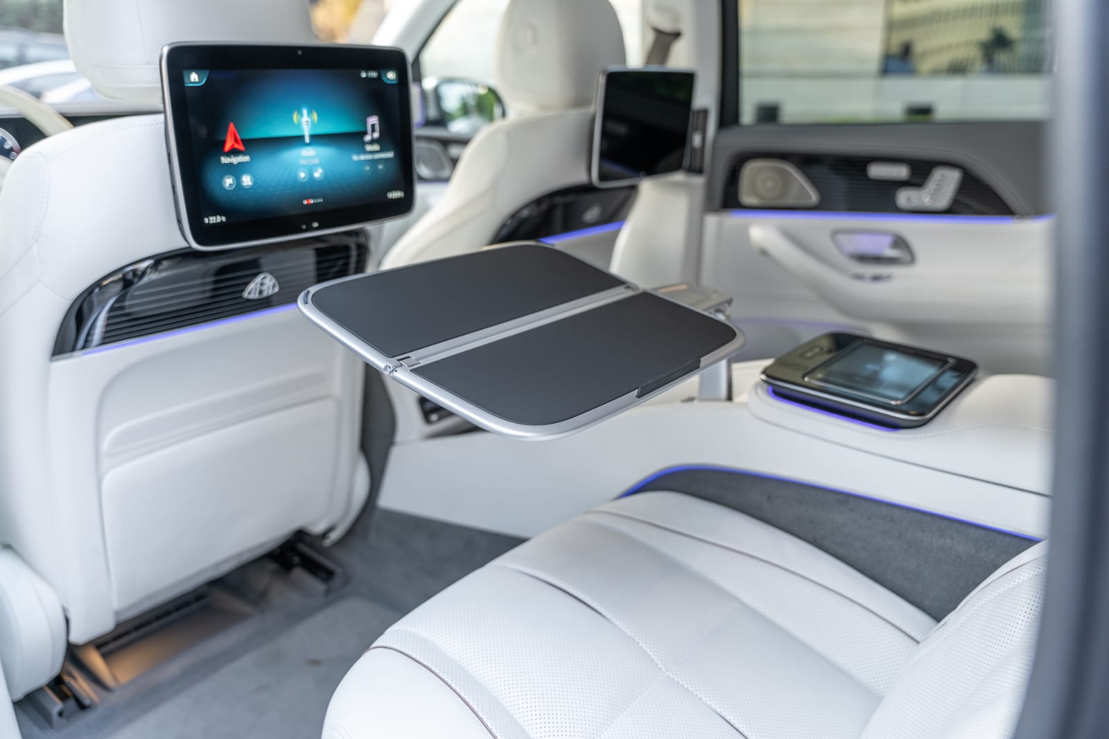 louer Maybach GLS 600 GREY BLUE  2023 à Dubaï