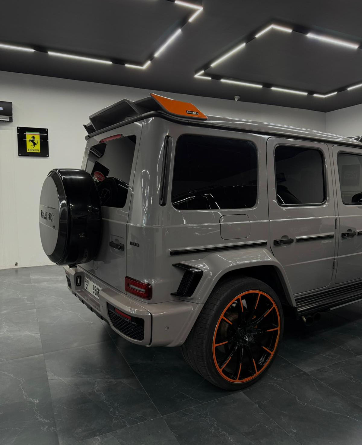 louer Mercedes G-Class Brabus 800 Carbon Kit Grey & Orange  2024 à Dubaï