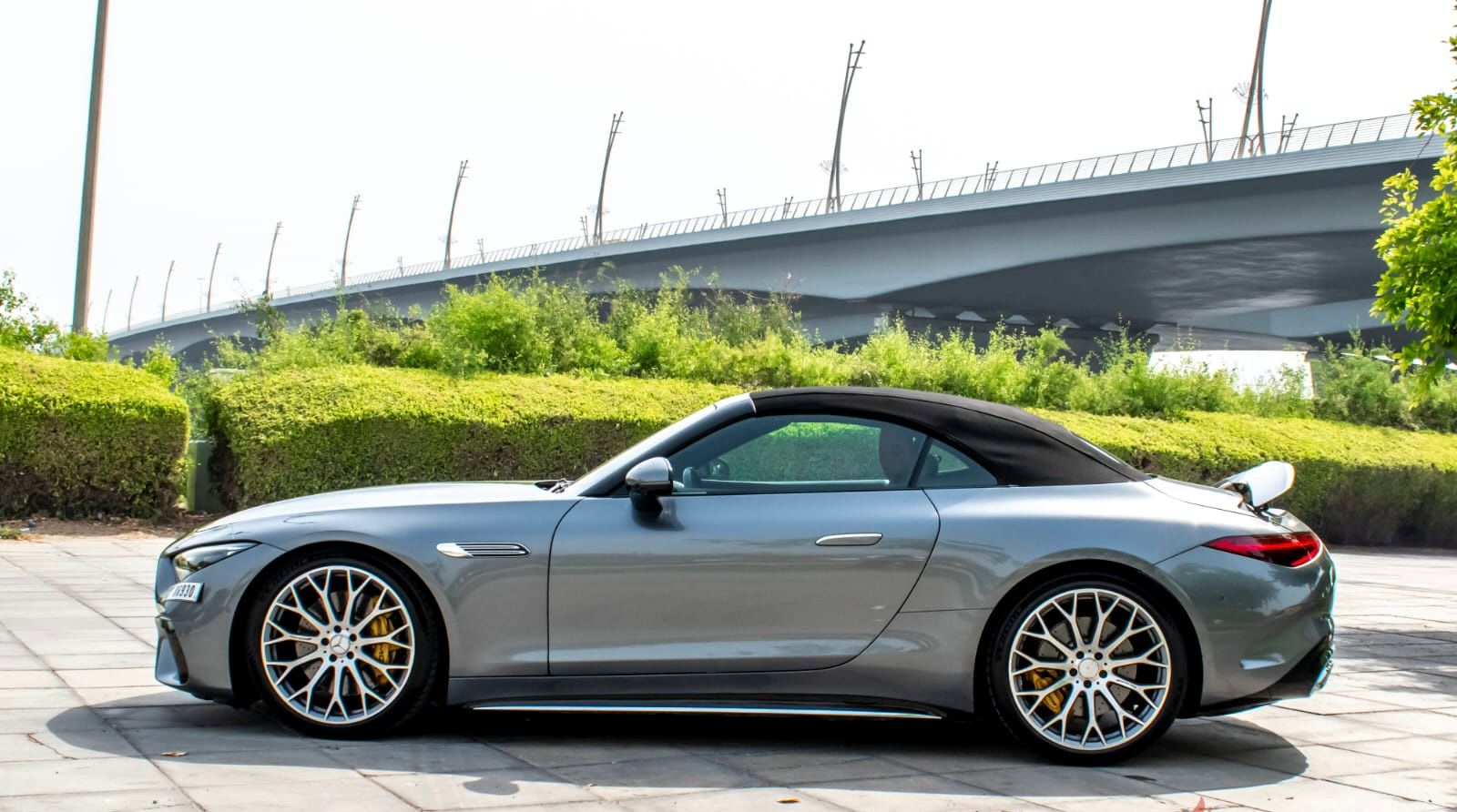 louer Mercedes Benz SL 63 AMG Silver No Deposit  2024 à Dubaï