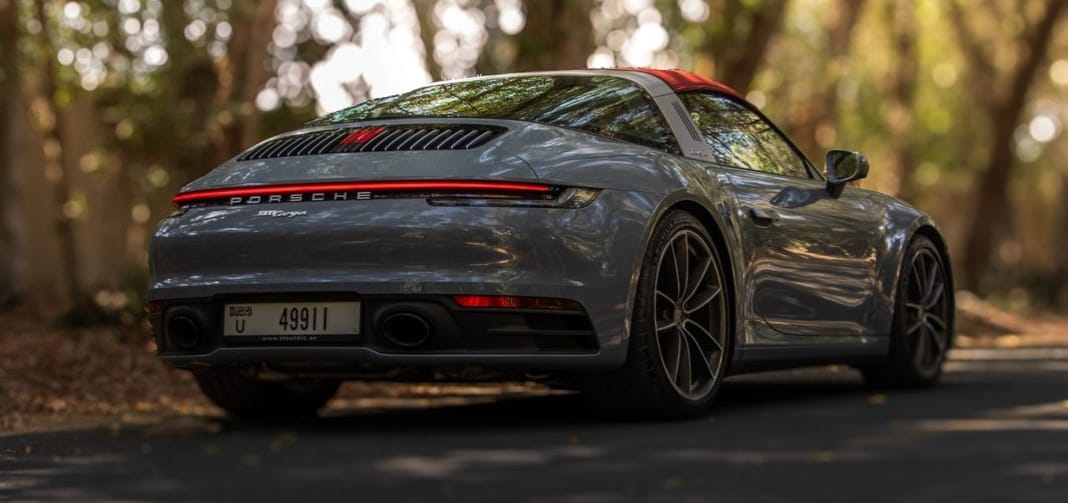 louer Porsche 911 Carrera Cabriolet Grey Free delivery  2024 à Dubaï
