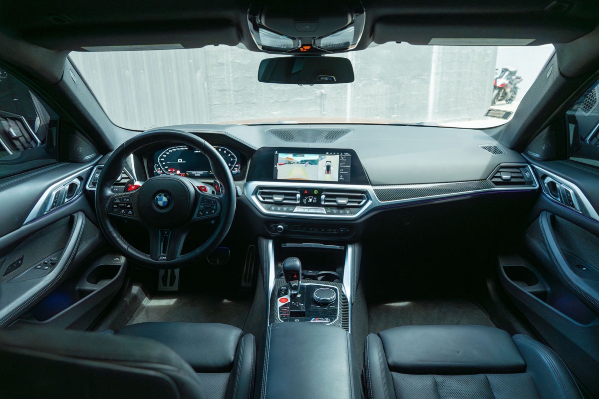 louer BMW M4 Competition Gold without Deposit  2022 à Dubaï