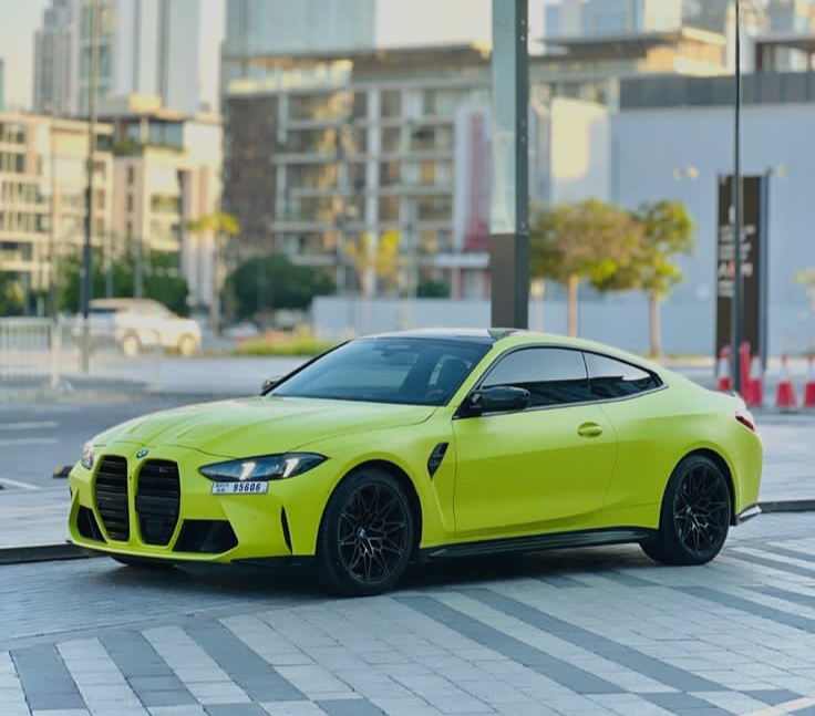 louer Bmw M4 Competition cabrio Yellow  2025 à Dubaï