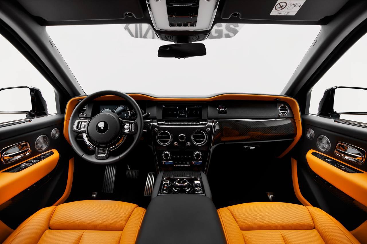 louer Rolls Royce Cullinan Black Badge With Driver  2023 à Dubaï