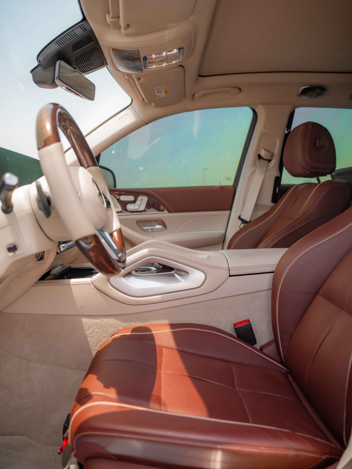 louer Mercedes-Benz Maybach GLS 600 Black Gold  2022 à Dubaï