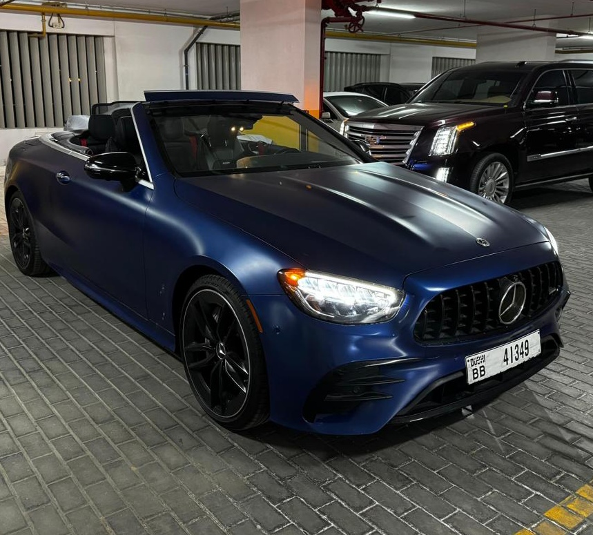 louer Mercedes E 53 AMG Blue Cabriolet  2023 à Dubaï